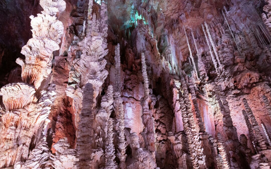 Les Plus Belles Grottes des Cévennes